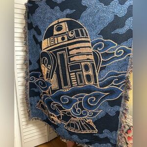 Star Wars R2-D2 Woven Throw Blanket